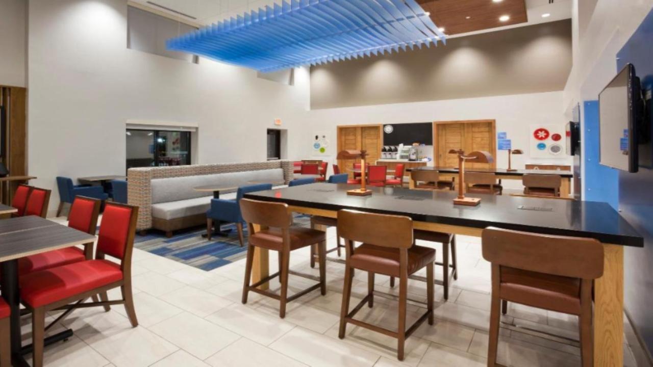 Holiday Inn Express & Suites Ripley By Ihg Exteriér fotografie