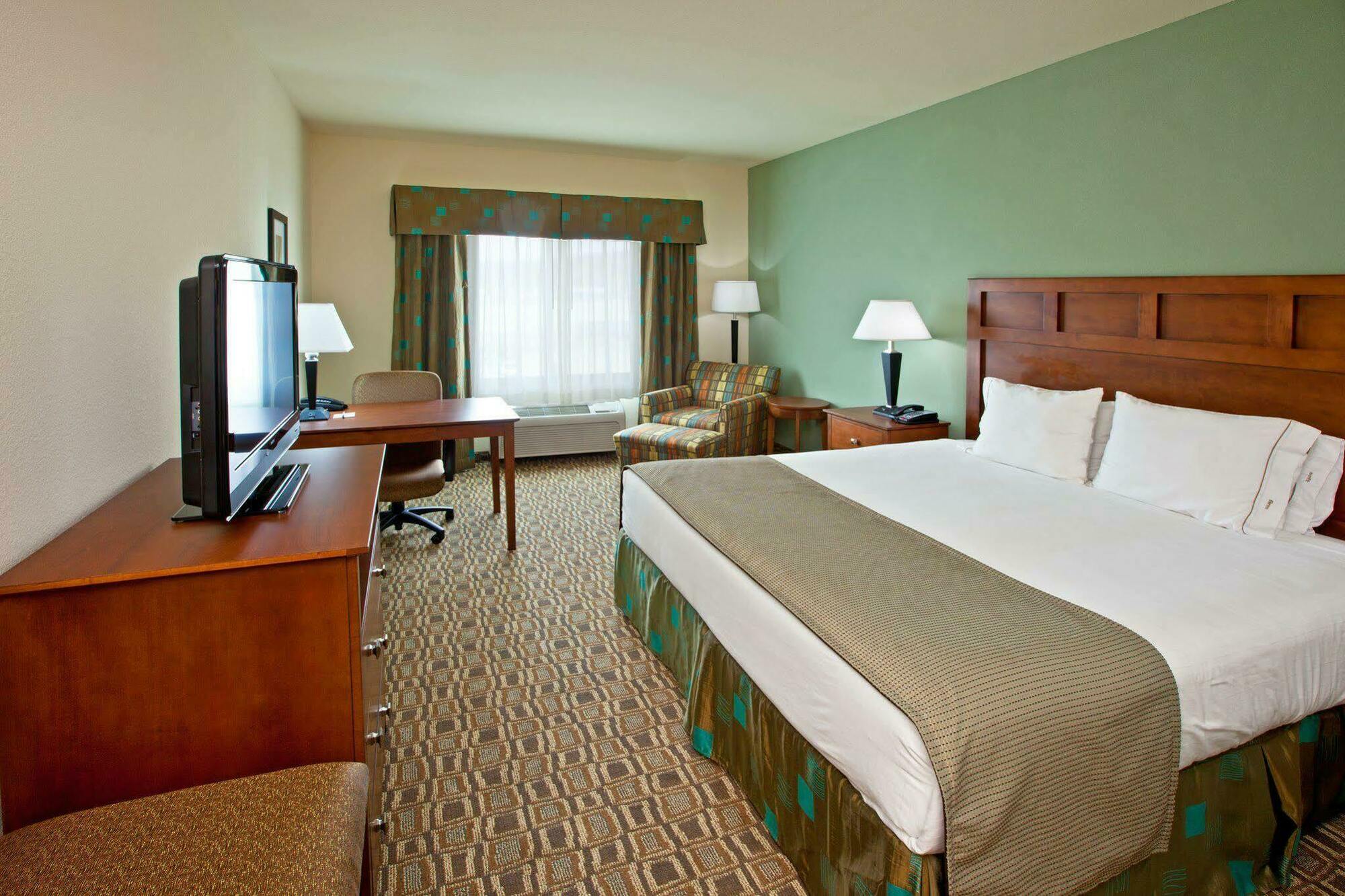 Holiday Inn Express & Suites Ripley By Ihg Pokoj fotografie